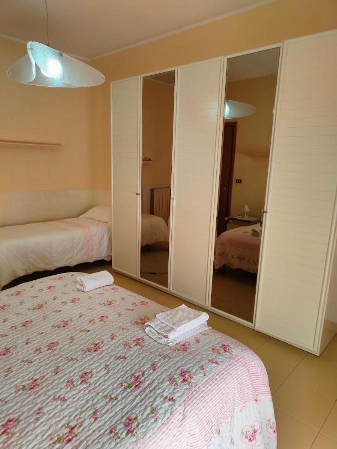 Appartamento In Villa Virginia Fino A 10 Ospiti Mondragone Luaran gambar