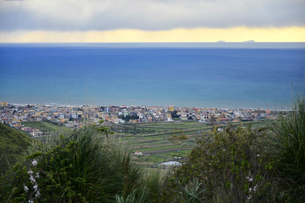 Appartamento In Villa Virginia Fino A 10 Ospiti Mondragone Luaran gambar
